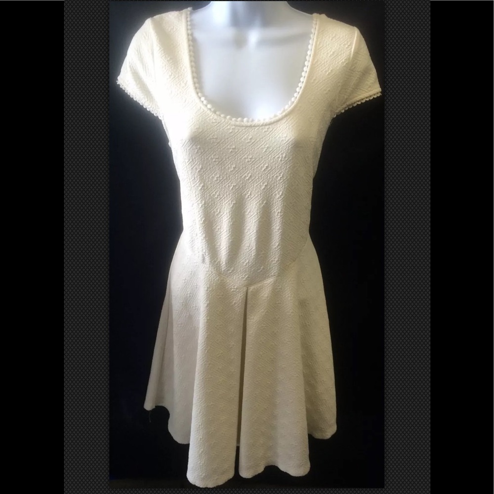 FREE PEOPLE Jacquard Criss Cross Ivory Pom Pom - Picture 2 of 8